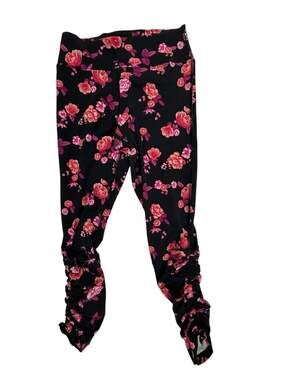 PINK Victoria's Secret Ultimate Ruched Floral Leggings Black Rose Medium